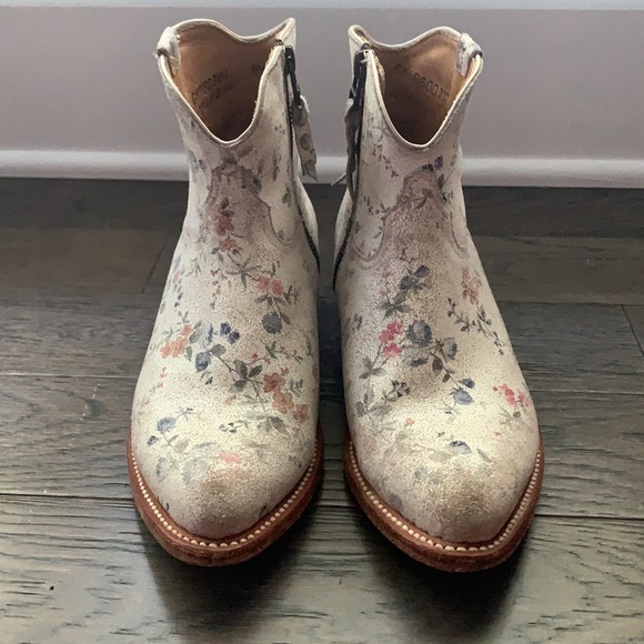 Lucchese floral cowboy boots - Picture 2 of 7